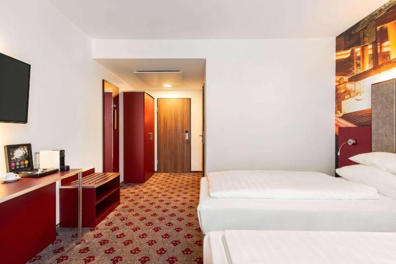 Comfort Twin Room image 2