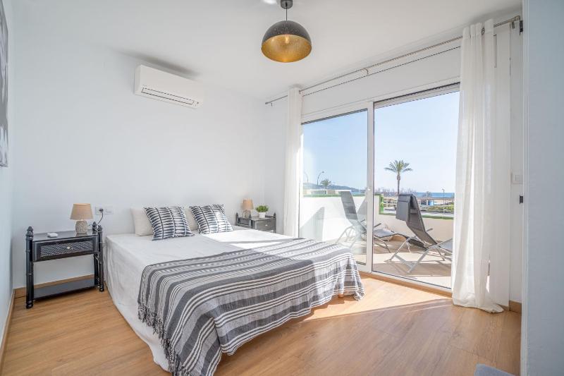 1013 Apartamento vista mar con 2 habitaciones by homeselectspain - image 8