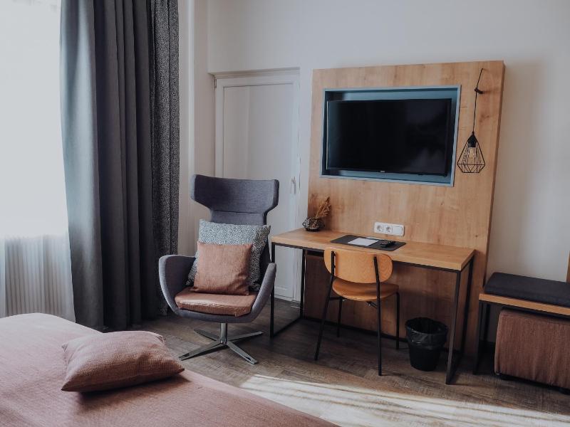 Large Room image 3