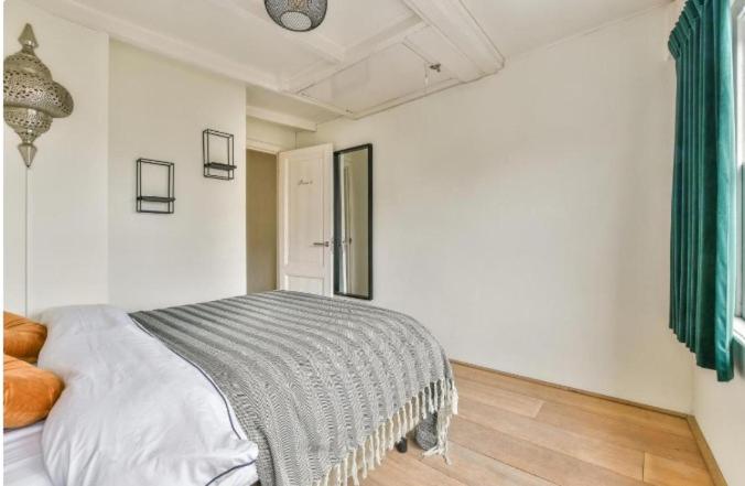 Deluxe Double Room with Shower image 1