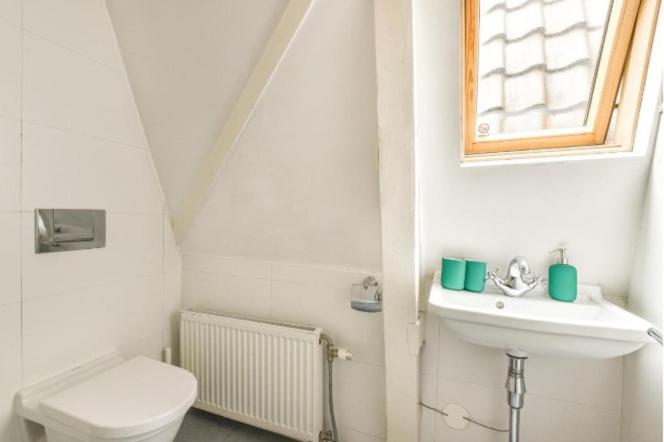 Deluxe Double Room with Shower image 4