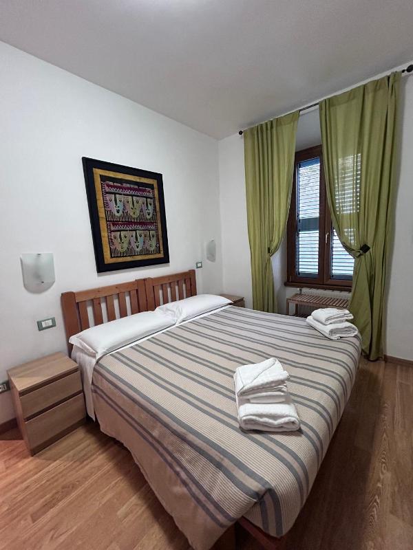 Standard Double Room image 2