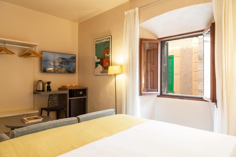 Double or Twin Room image 1