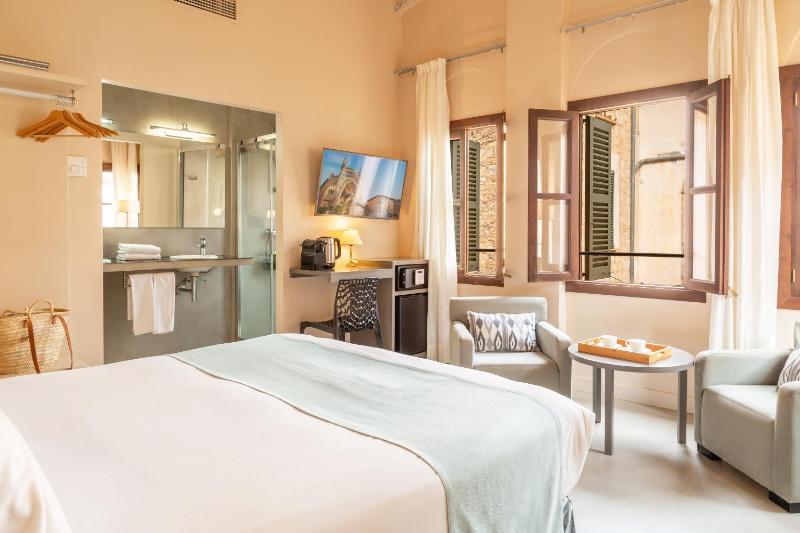 Superior Double Room image 4