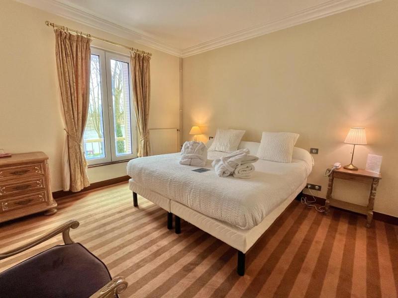 Luxury Suite image 1