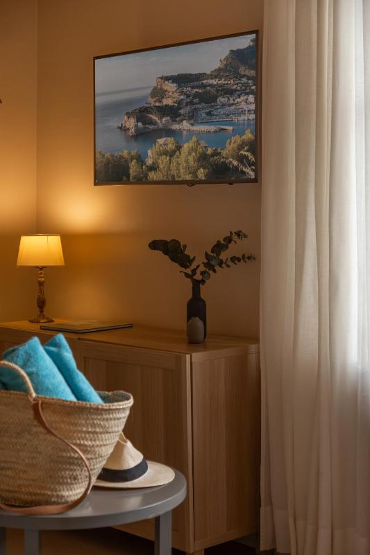Double Room with Mountain View image 3