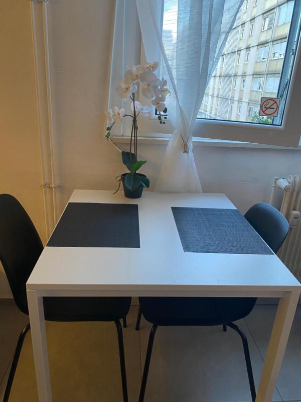 Studio Apartment image 2