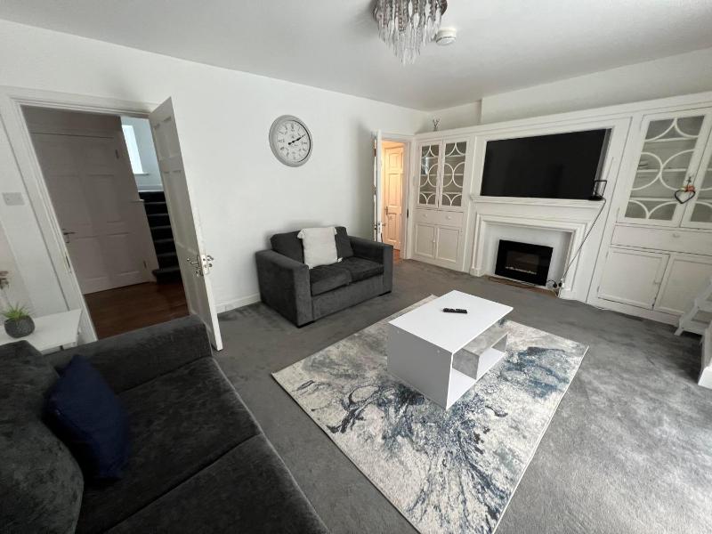 Large 8 Bedroom House in Edgbaston - image 21