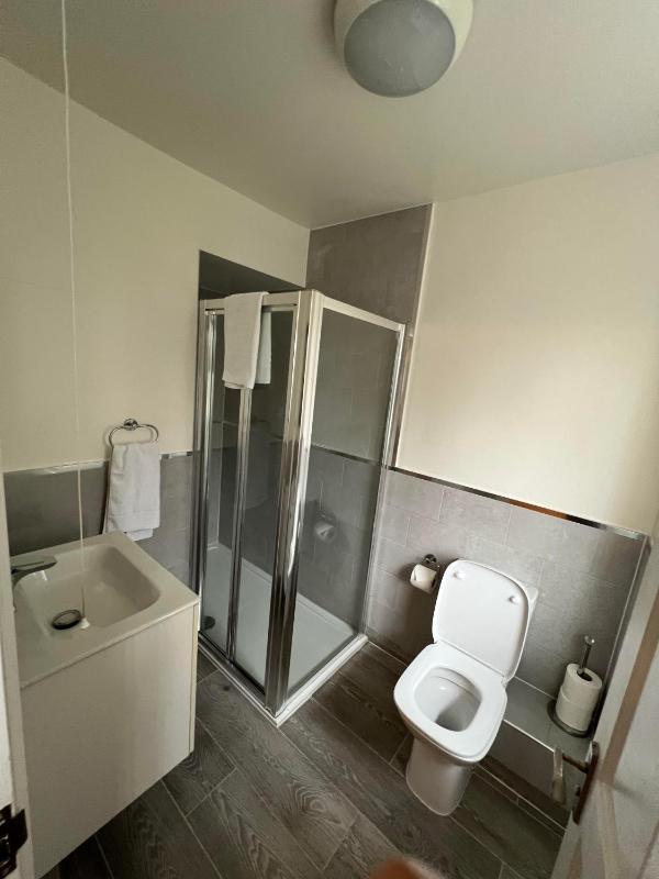 Large 8 Bedroom House in Edgbaston - image 38