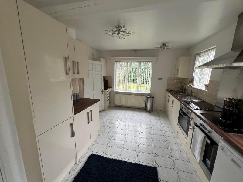 Large 8 Bedroom House in Edgbaston - image 15