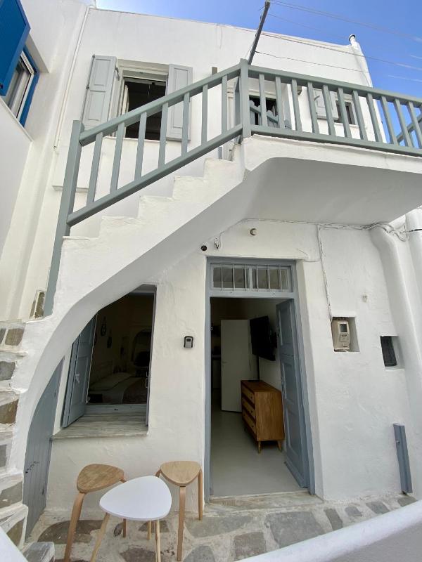 Elenita’s Mykonos town flat - image 6