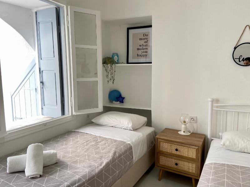 Elenita’s Mykonos town flat - image 15