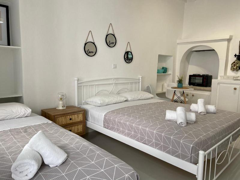 Elenita’s Mykonos town flat - image 16
