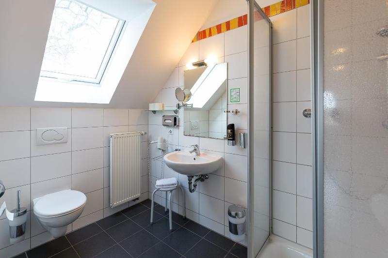 One-Bedroom Apartment image 1