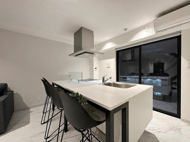 b hotel Rijodori - Modern 6ppl City Apt with Breakfast Included - image 2