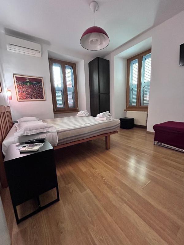 Deluxe Room (2 Adults + 1 Child) image 2