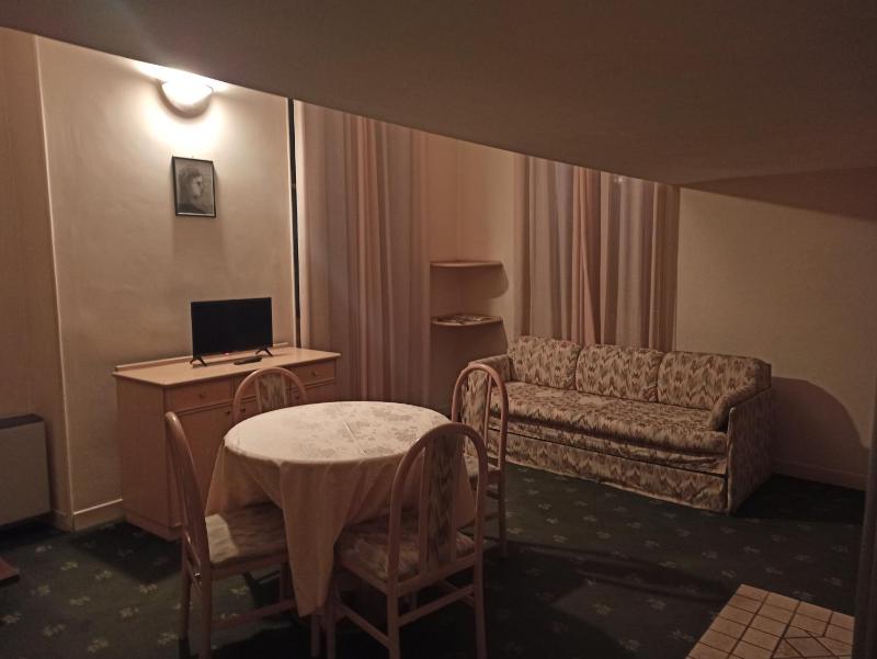 Standard Double Room image 2