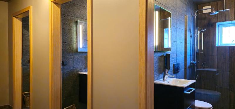 Single Room with Shared Bathroom image 1