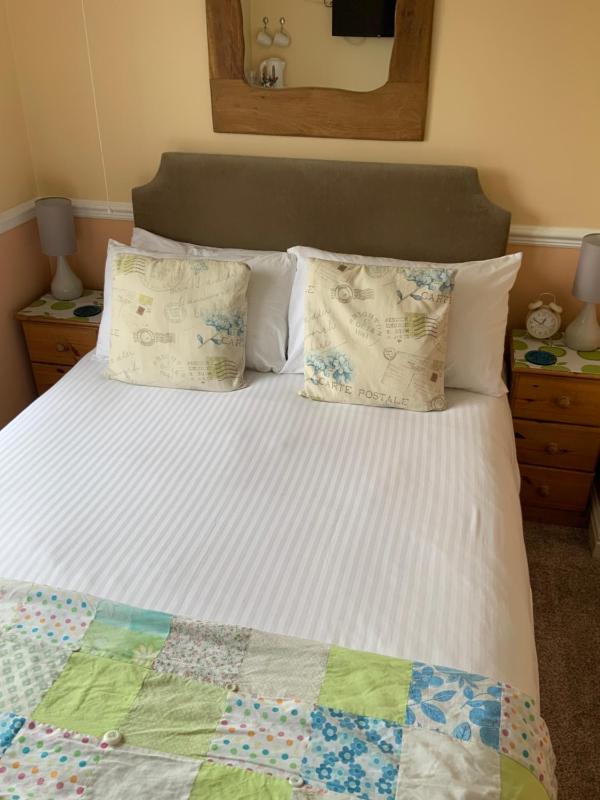 Standard Double Room image 3