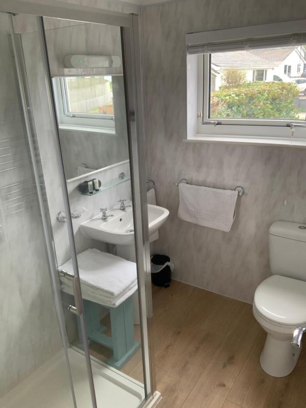 Standard Triple Room image 4