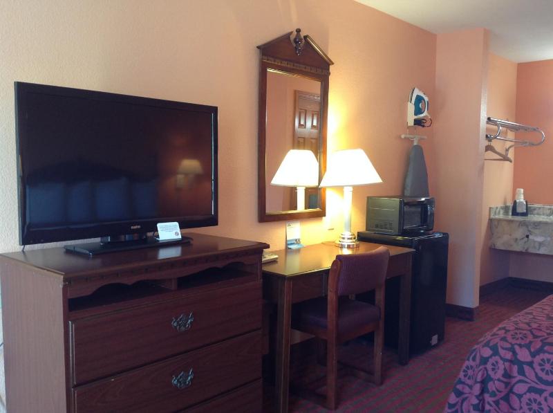 King Room - Disability Access/Non-Smoking image 2