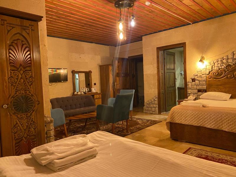 Standard Family Room image 1