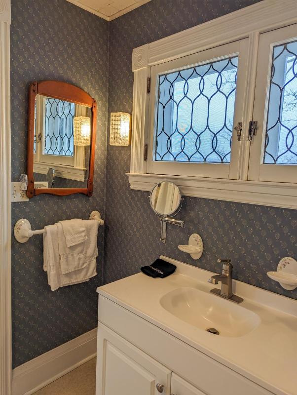 Queen Room with Sea View image 3