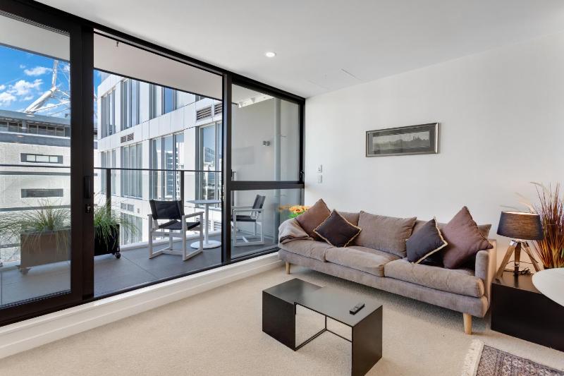 The CityScape Apartment with Wi-Fi and Balcony - image 1