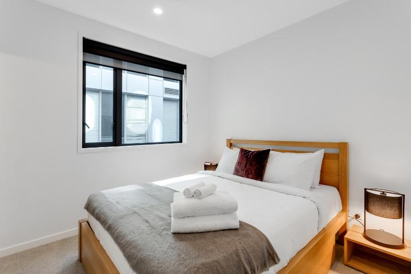 The CityScape Apartment with Wi-Fi and Balcony - image 8
