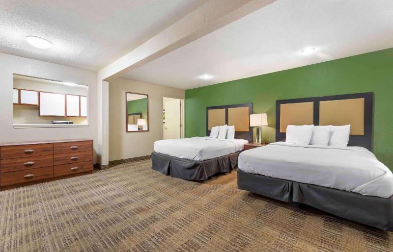 Deluxe Studio with 2 Double Beds - Non-Smoking image 3
