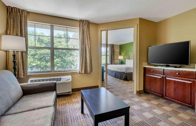 One Bedroom Suite - Non-Smoking image 3