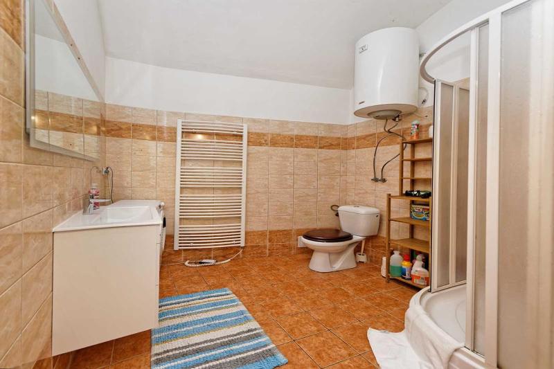 Riverside Apartment - image 8