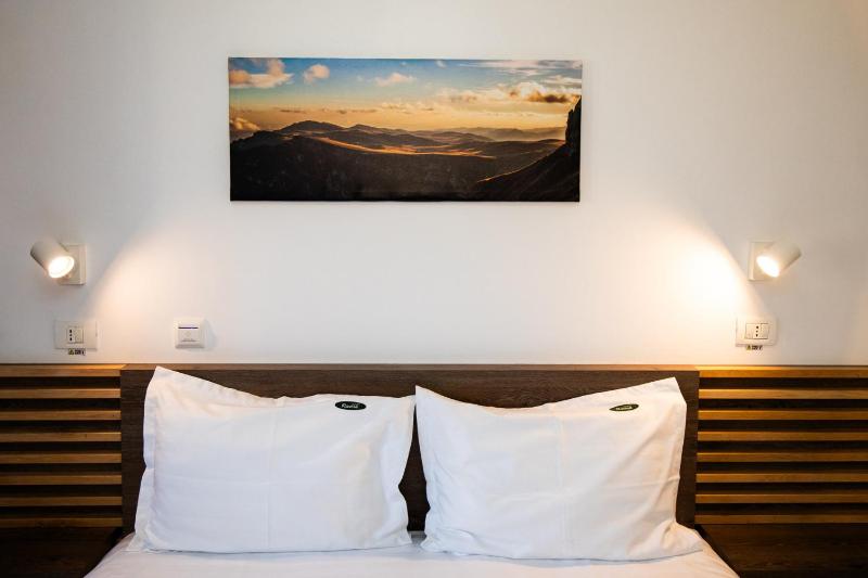 Double Room with Balcony image 1
