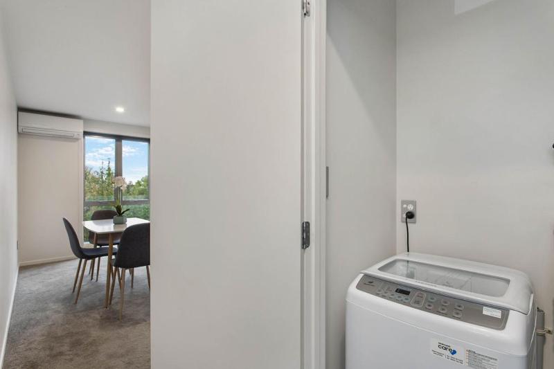 Walking Distance CBD 2 Bdrms Secure Park - image 8