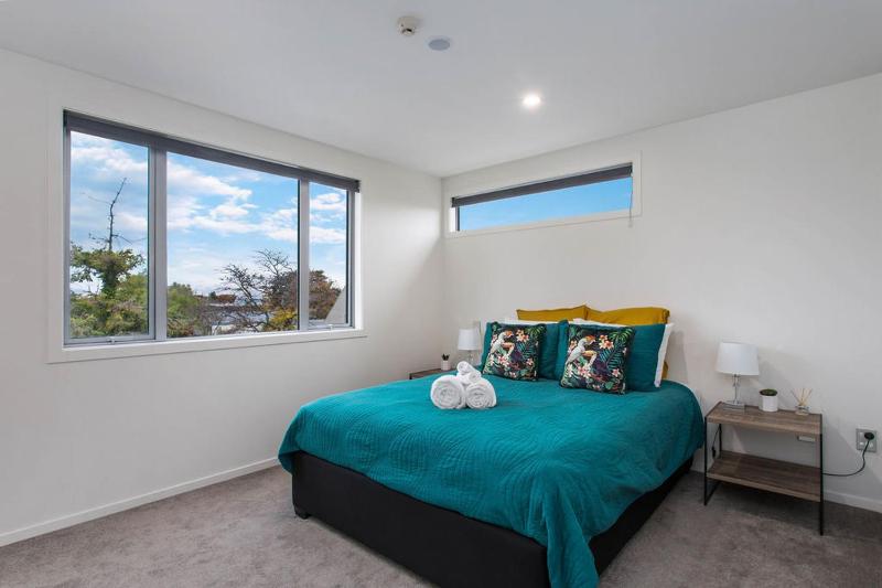 Walking Distance CBD 2 Bdrms Secure Park - image 16