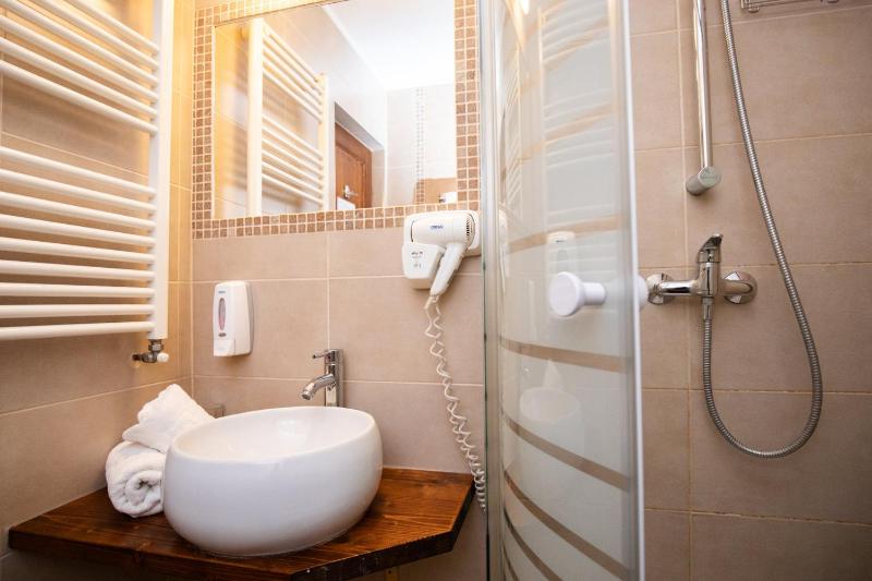 Double Room with Balcony image 2