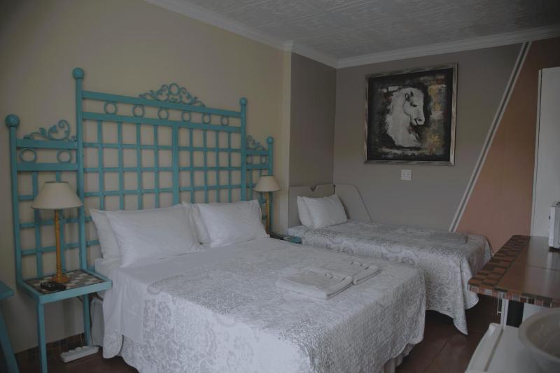 Xaviera Guest House - image 8