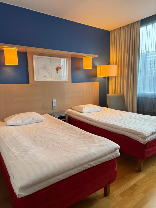 Cityhotel Twin Room  image 1