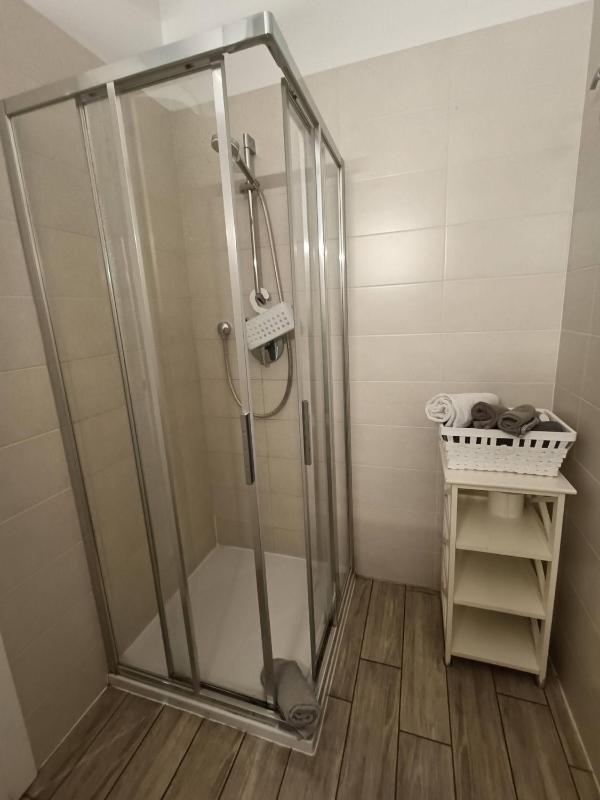 One-Bedroom Apartment image 2