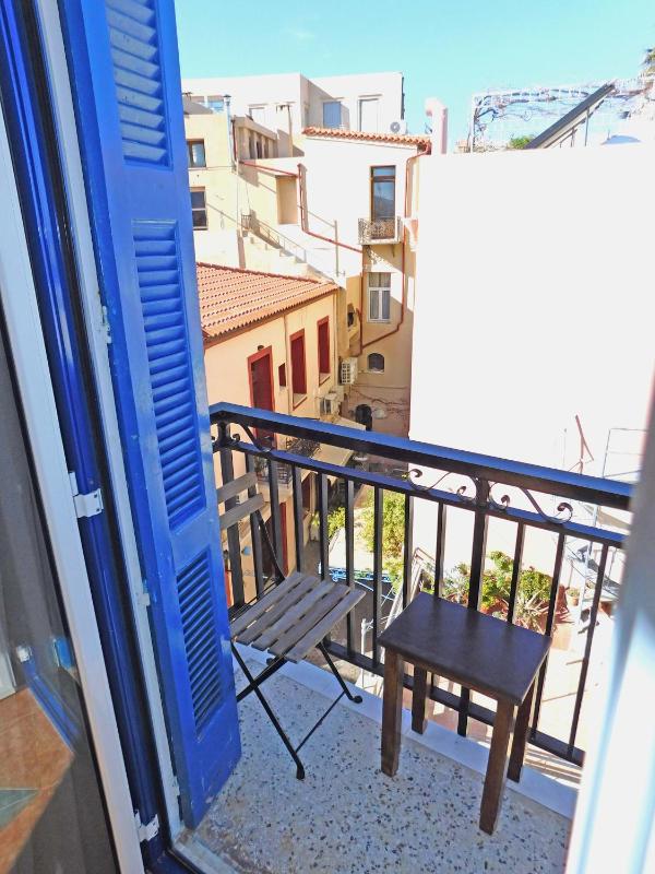 Double or Twin Room with Partial Sea View image 1