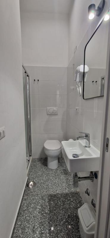 Economy Double Room image 3