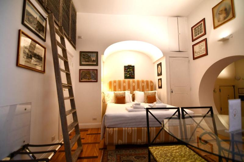 Studio - Split Level image 2