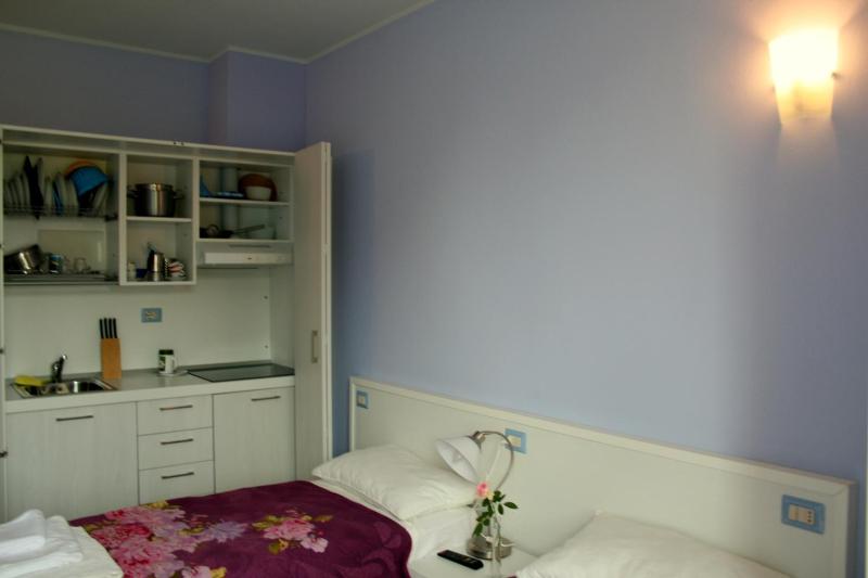 Double or Twin Room with Garden View image 4