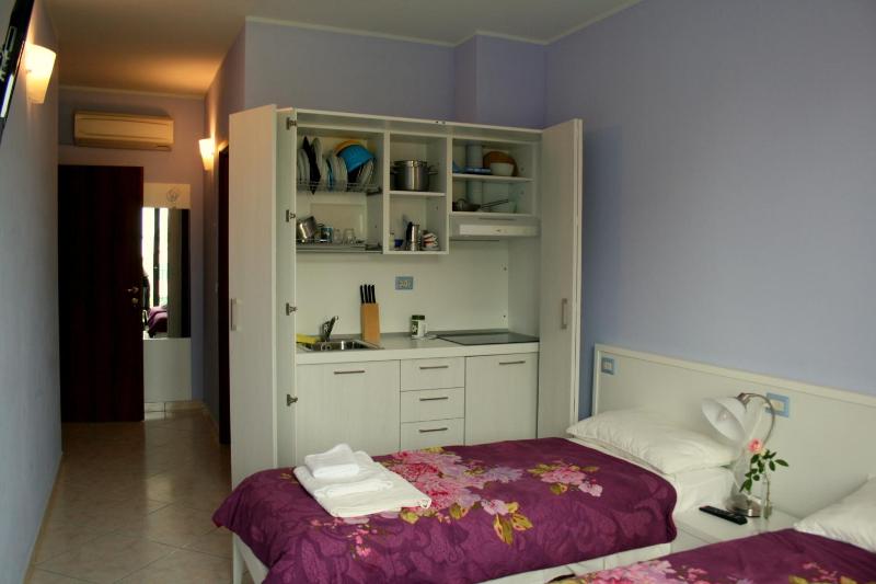 Double or Twin Room with Garden View image 3