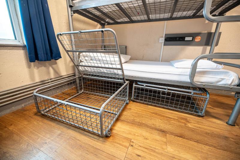 Bed in 4-Bed Female Dormitory Room with External Shared Bathroom image 4