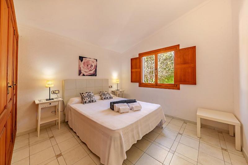 Beach Villa Can Carles by Sealand Villas - image 15