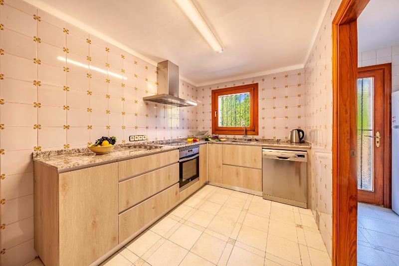 Beach Villa Can Carles by Sealand Villas - image 7
