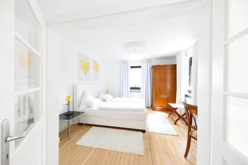Suite with Balcony image 3