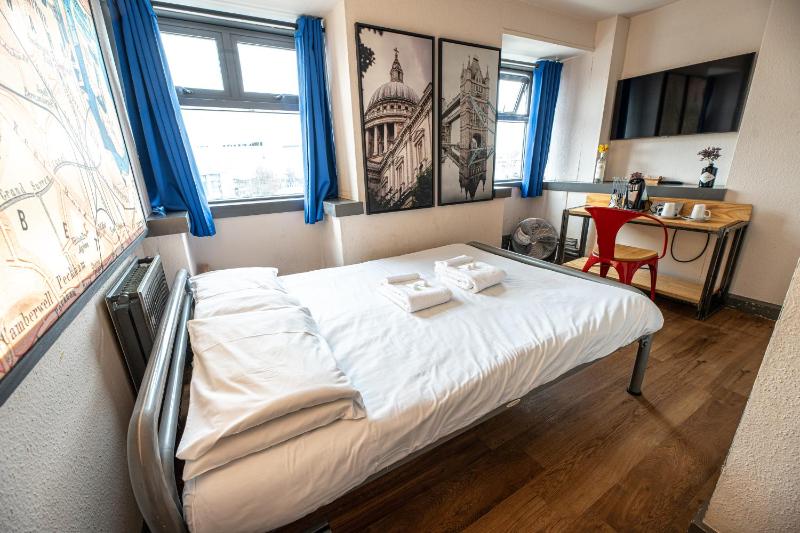 Standard Double Room image 1