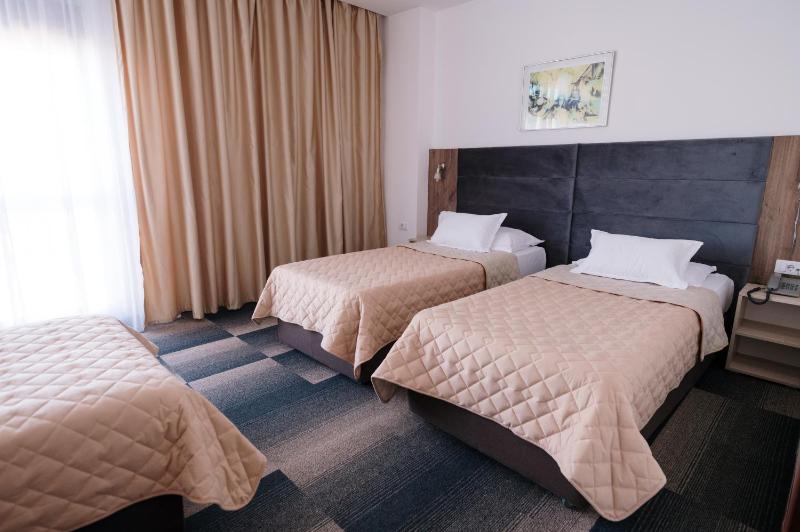 Quintuple Room image 3